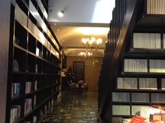 -钟书阁(松江泰晤士小镇店)