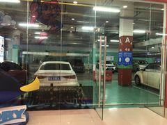 -万达广场菱角湖店-地面停车场