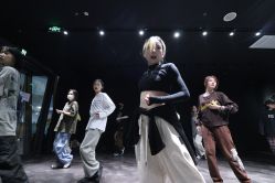 -CASTER跳舞俱乐部