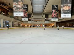 -冰纷万象滑冰场(深圳万象城店)