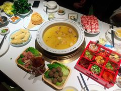-领鲜天下·焗海鲜·花胶鸡(天目里店)