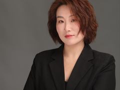 -花儿照相馆·最美证件照(红旗街万达店)