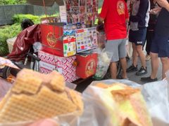 -詹爷爷乌节路街头冰淇淋