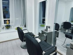 -LILI·HAIR SALON理理造型