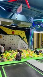 -反弹蹦床公园·亲子乐园·团建·派对(尚品奥莱店)