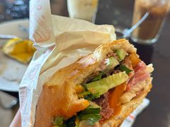 -Bánh Mì Huynh Hoa