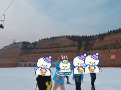 -采薇庄园四季滑雪场