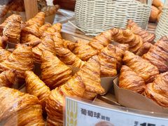 枫糖小牛角面包配挂耳咖啡-味多美蛋糕(三元桥店)