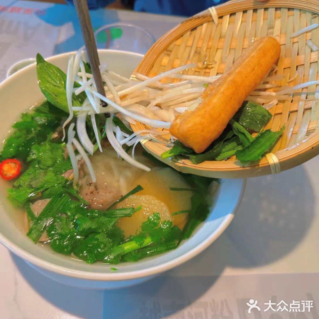 去不了越南，可以来这里吃正宗的越南菜呀！火车头河粉