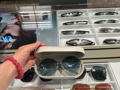 -LensCrafters亮视点·OAKLEY精选(静安嘉里中心店)