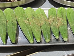 秋葵-围炉肉舍丹东海鲜烤肉·烤活鳗(步行街店)