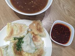 -三好食堂(煎饺·馄饨·肉饼米线·盛世广场店)