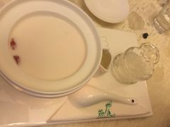 -燕庭·纯燕窝·甜品下午茶(南京西路店)