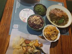-八月美食小馆(银泰城总店)