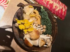 -三出山火锅(南京万象天地店)