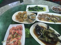 -四川小胡子海鲜(丁村万人海鲜广场店)