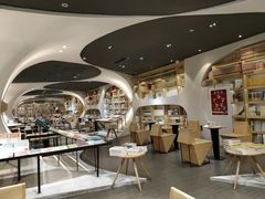 -钟书阁(珍园店)