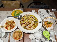 -渔语鱼新川菜Bistro(万象天地店)