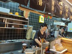 -呼啦面馆·头牌豌杂面(爱琴海店)