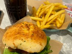 -必胜客(东部星悦天地店)