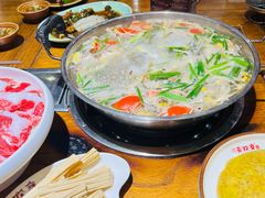 -亮欢寨酸汤鱼(沙冲路店)
