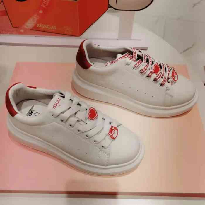 kisscat(巴黎春天店)-"好早之前和师姐逛街她经常买这的鞋子,来逛.