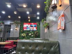 -愉肴麻辣香锅(中山路店)