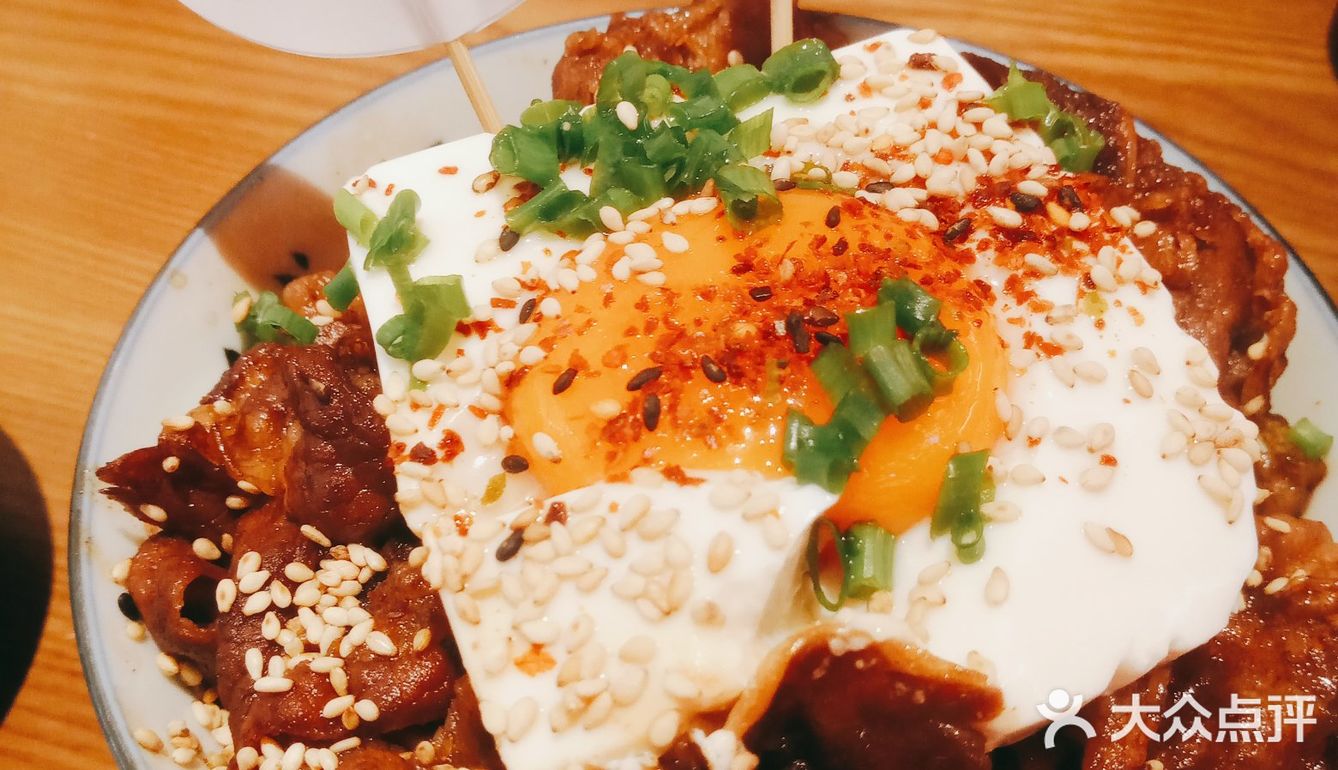 可以来一份大的鳗鱼特别新鲜