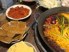 -四小区火锅·巷子里的重庆火锅(花照壁店)