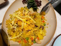 南洋菠萝炒饭-星怡会·新加坡新美食(苏州中心店)