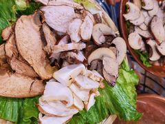 见手青-阿山卓·野生菌火锅·纳西火塘烤肉