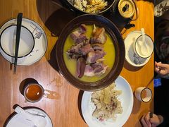 -帅巴人舅母子腊蹄民俗村