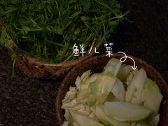 -三出山火锅(南京万象天地店)