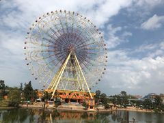 -七彩云南欢乐世界