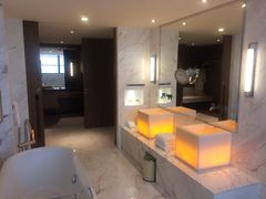 -上海滴水湖皇冠假日酒店