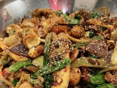 -愉肴麻辣香锅(中山路店)