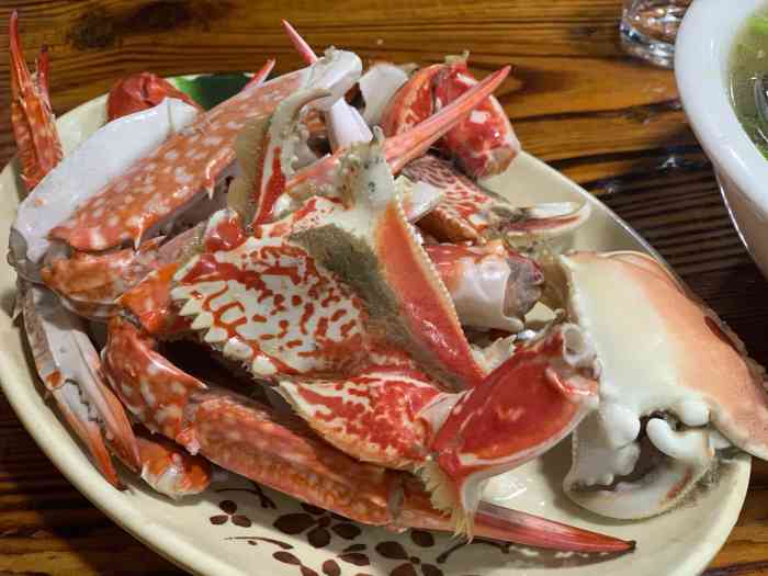 老伯蟹脚店-"吃了个不太饱的晚餐一家子过去打牙祭,九点.