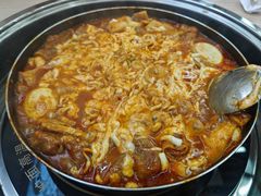 -三清洞摩西韩式年糕火锅(威高广场店)
