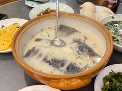 浓汤鱼头-浔味·山屿湖·正宗淳牌全鱼宴老字号