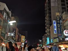 -六合夜市