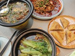 -有红鸡毛店·川菜(建设路店)