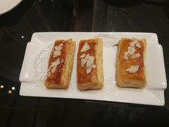 榴莲酥-高第街56号港式餐厅·精选(世茂广场宽厚里大明湖店)