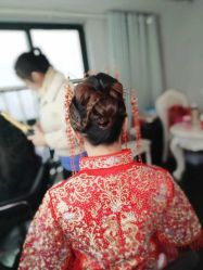 -雪莉美妆婚纱馆