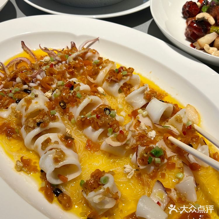 天目里附近的餐饮终于卷起来了. 在天目里外围的大楼里