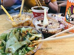 -好吃街美食城(八一广场店)