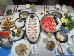 -泓炙颐凤鲜海鲜火锅料理(桐乡店)