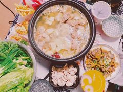 -一席地·本地鸡窝·杭帮鸡火锅(萧山银隆百货店)