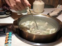 -喃喃椰·糟粕醋·椰子鸡火锅(七堡花园店)