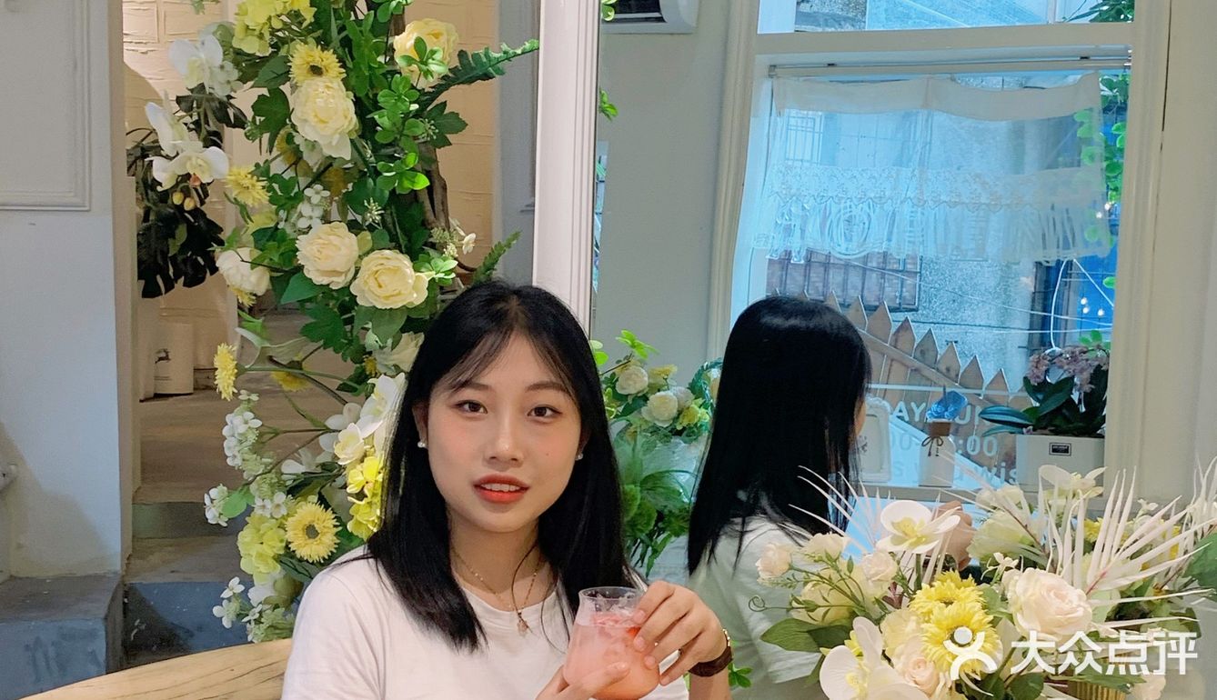 贵阳探店 | 🌷花花世界闯入仙境💒超美奶茶馆