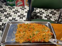-何妹湿辣牛肉·粤式烧烤砂煲(桂雅路店)